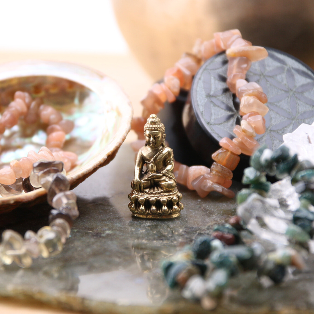 Reisboeddha met rijstkorrel