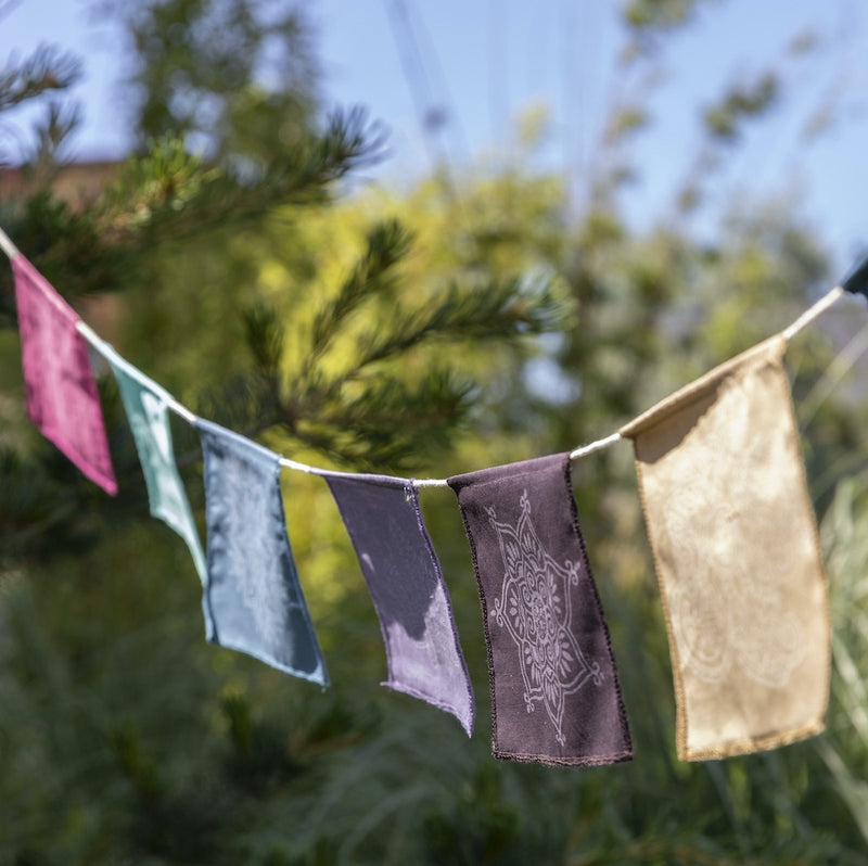 Handgemaakte vlaggenlijn mandala kleur