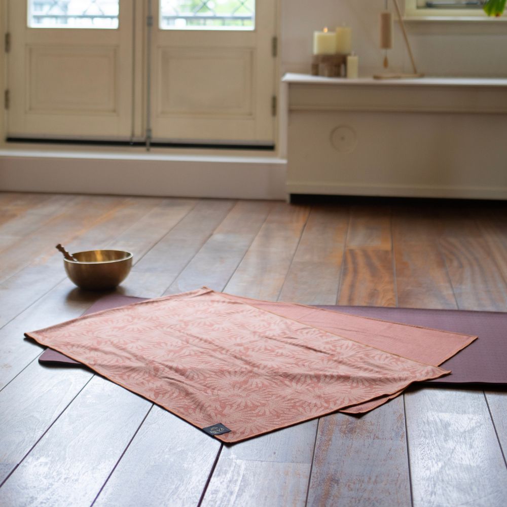 Deva Yoga - Yoga Handdoek - African Red