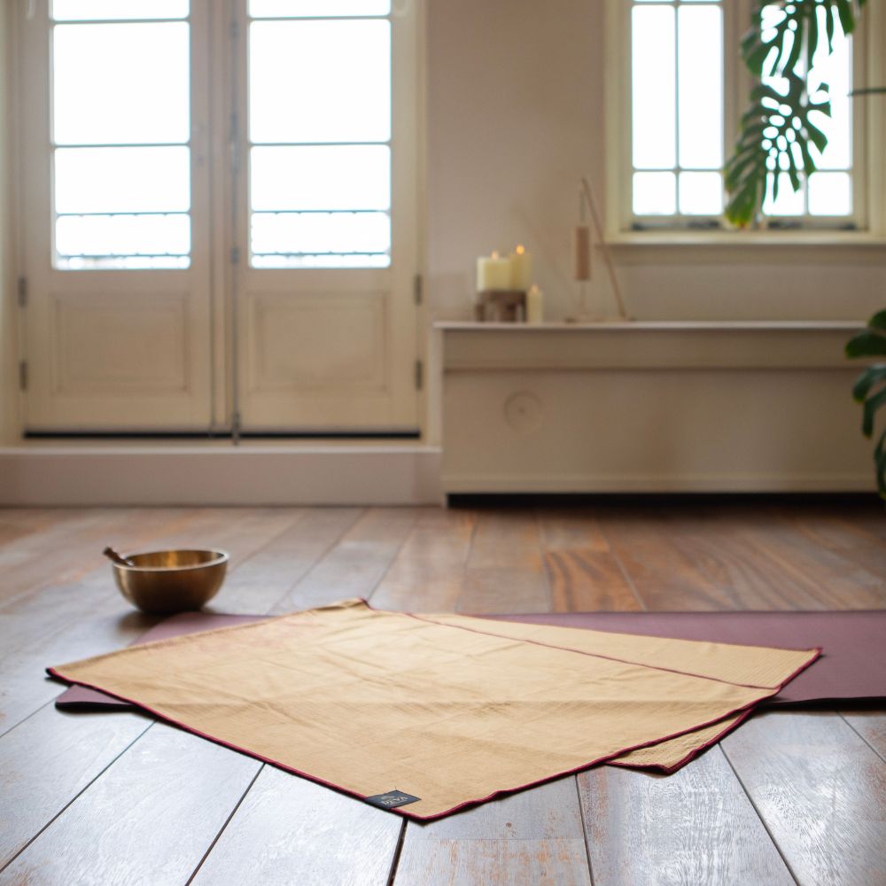 Deva Yoga -  Yoga  Handdoek - Dark Yellow Mandala
