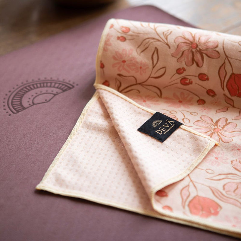 Deva Yoga - Yoga Handdoek - Soft Blossom