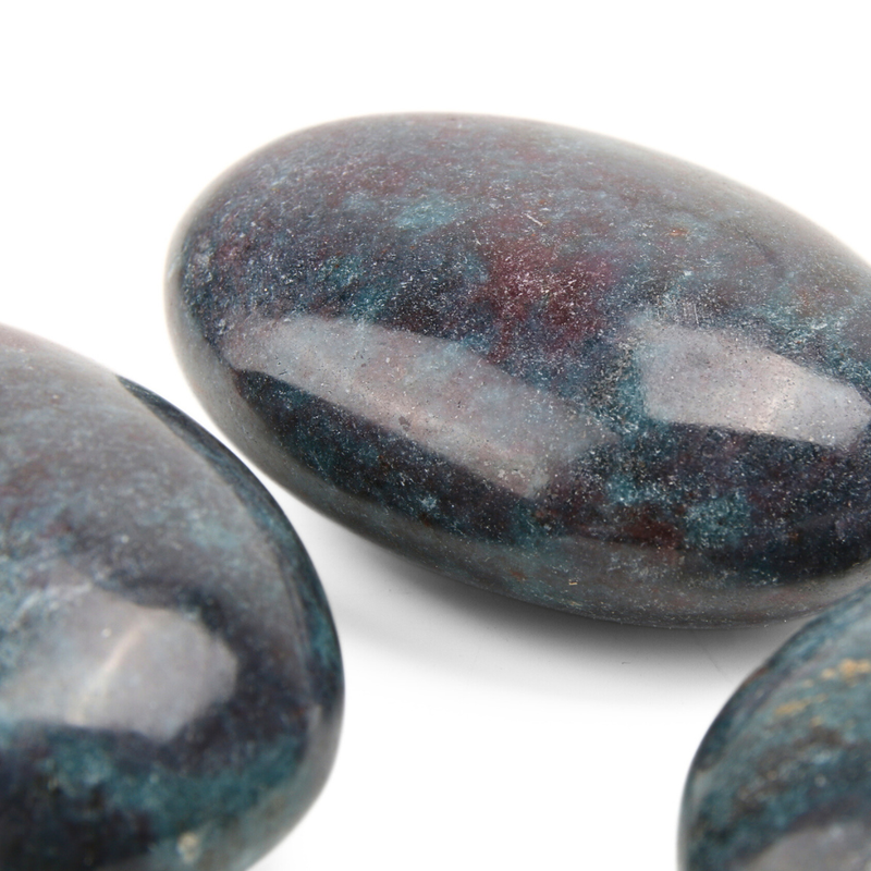 Kyaniet met Robijn Handsteen