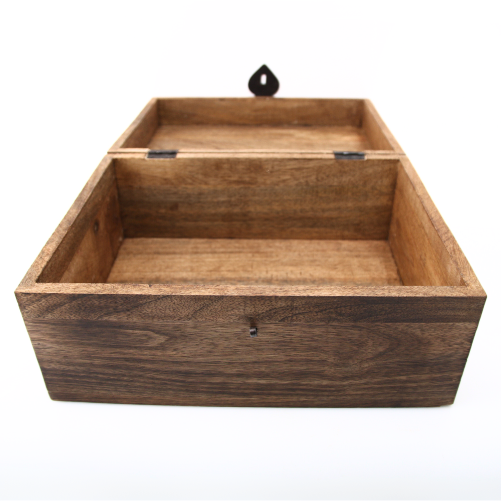 Houten kist met blad design