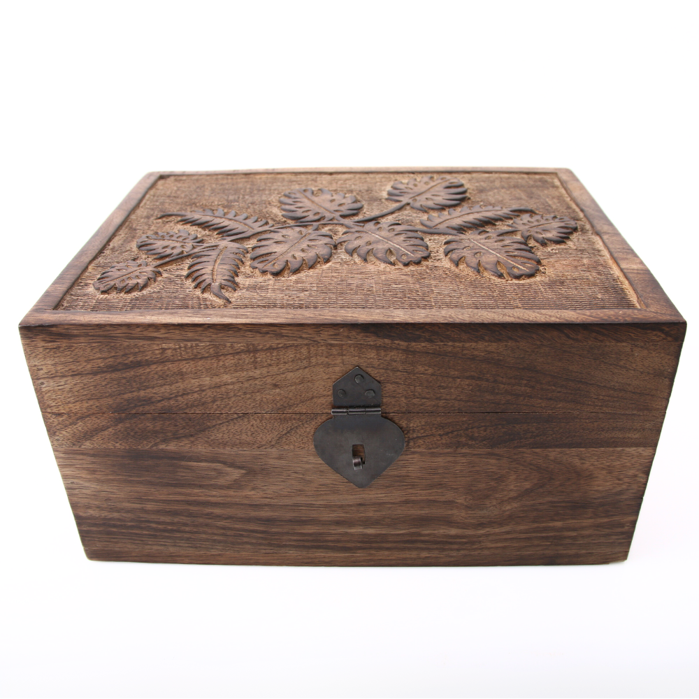 Houten kist met blad design